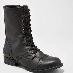 Combat boots