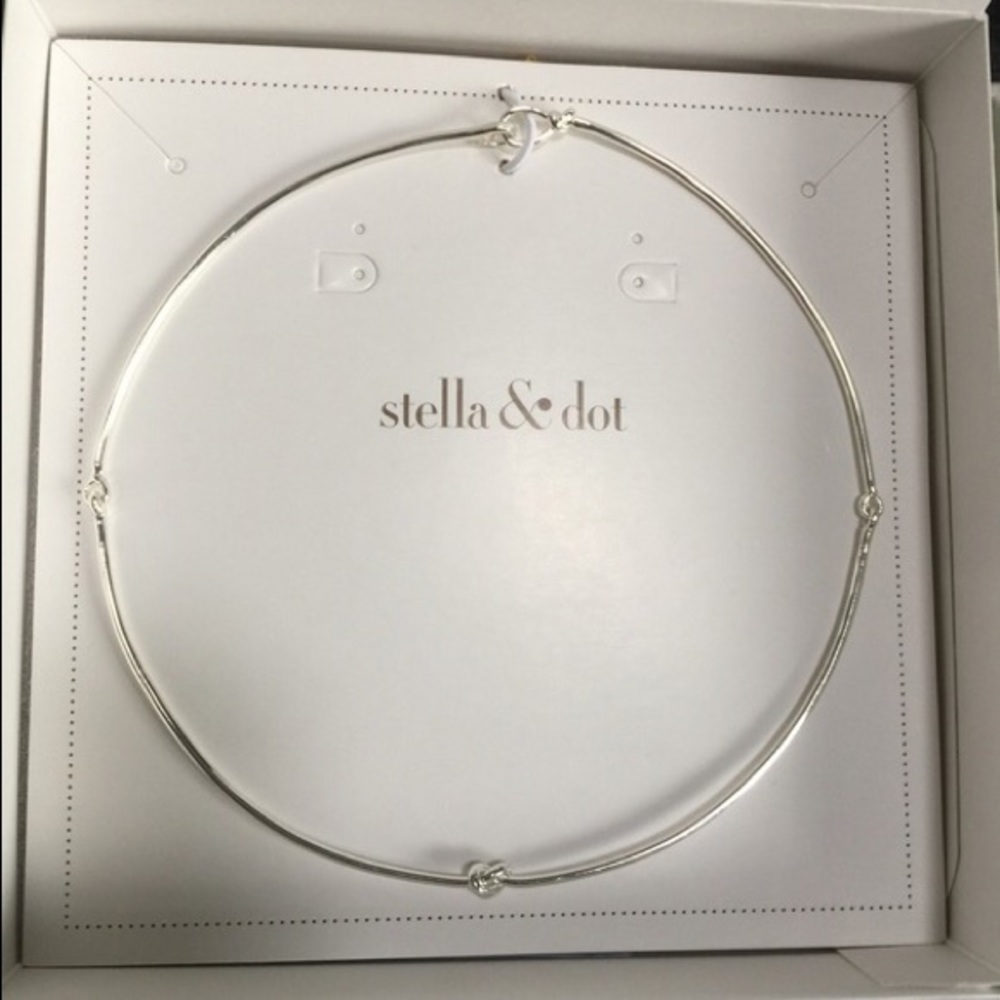 Stella and Dot simple knot collar