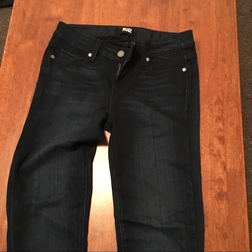 Paige dark wash size 26 jeans, perfect condition!