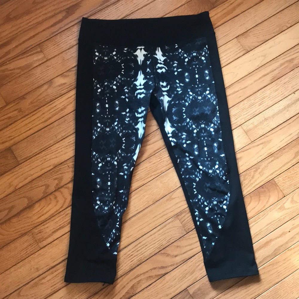 Fabletics running/workout capris