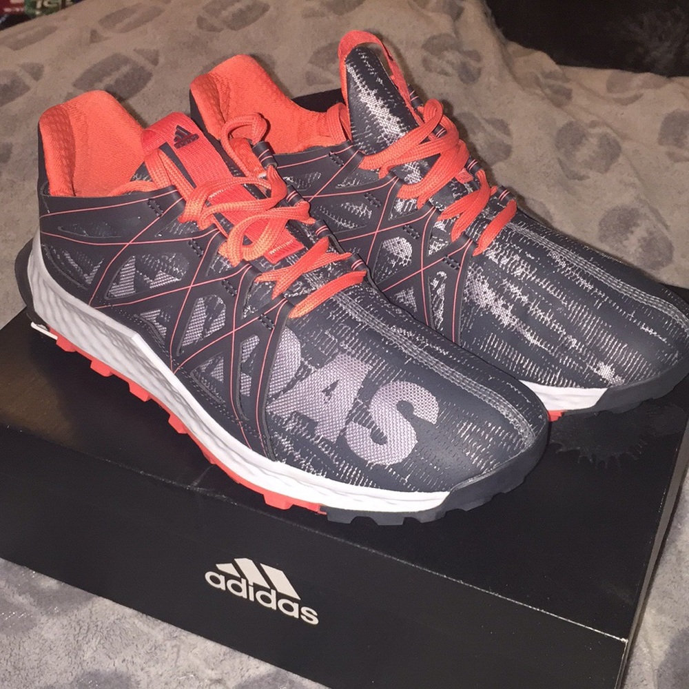 NWT Women’s Adidas vigor bounce running shoe sz 9