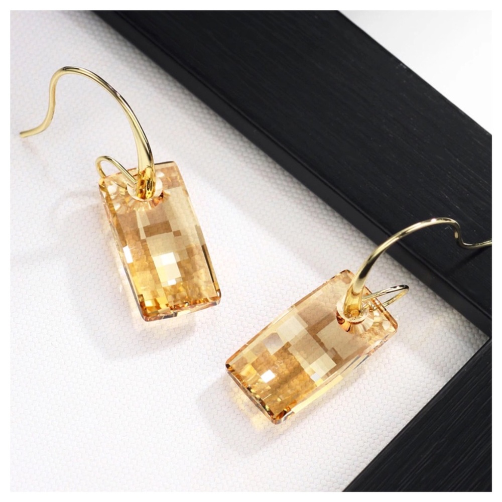 ❤️ Swarovski Crystals Faceted Gold Earrings - Picture 2 of 5