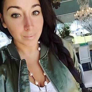 Meet your Posher, Ashlina