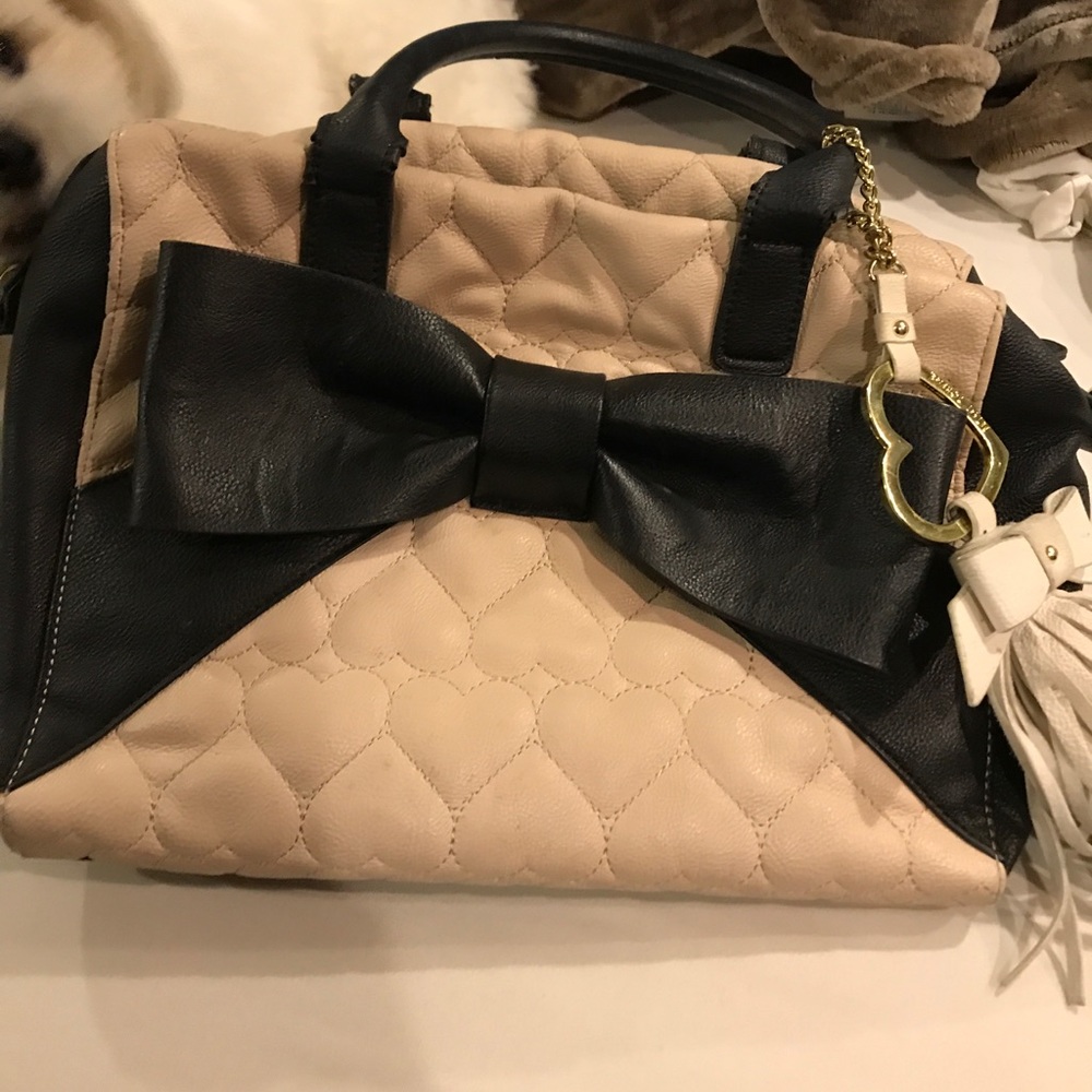 Betsey johnson heart quilted bag with large bow.