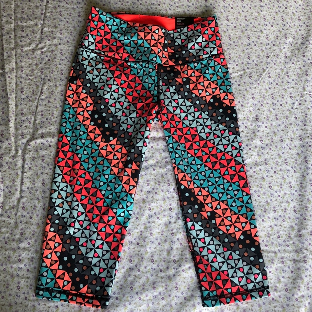 NWT Victoria’s Secret VSX Sport Knockout Crop Pant