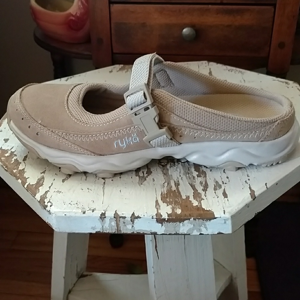 RYKA loafers Brand New size 6.5 light tan