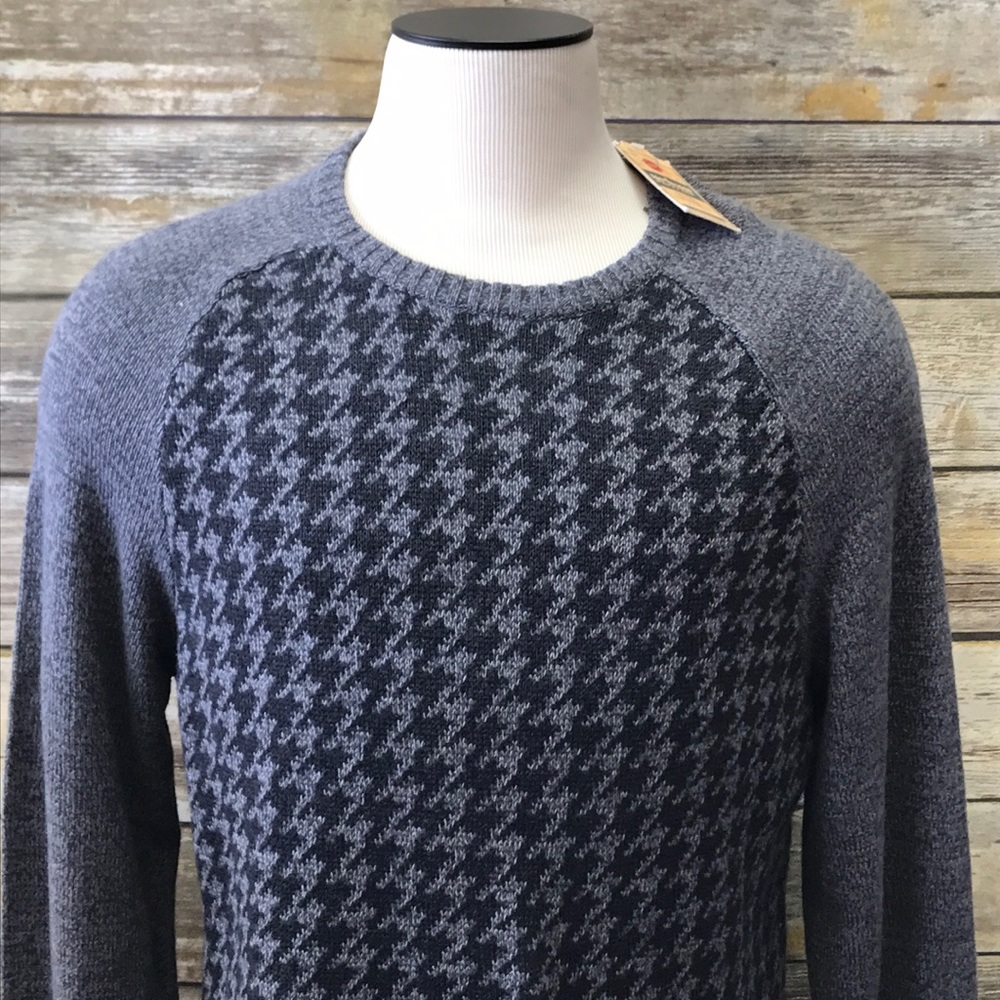 NWT Urban Pipeline Gray Sweater