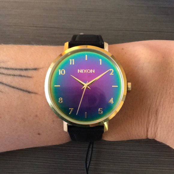 nixon arrow watch