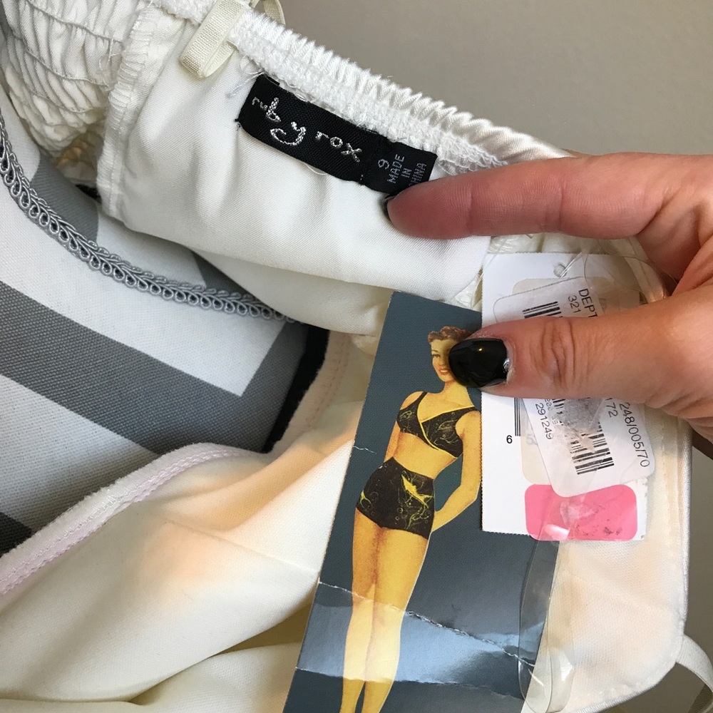 Ruby Rox - Picture 8 of 8