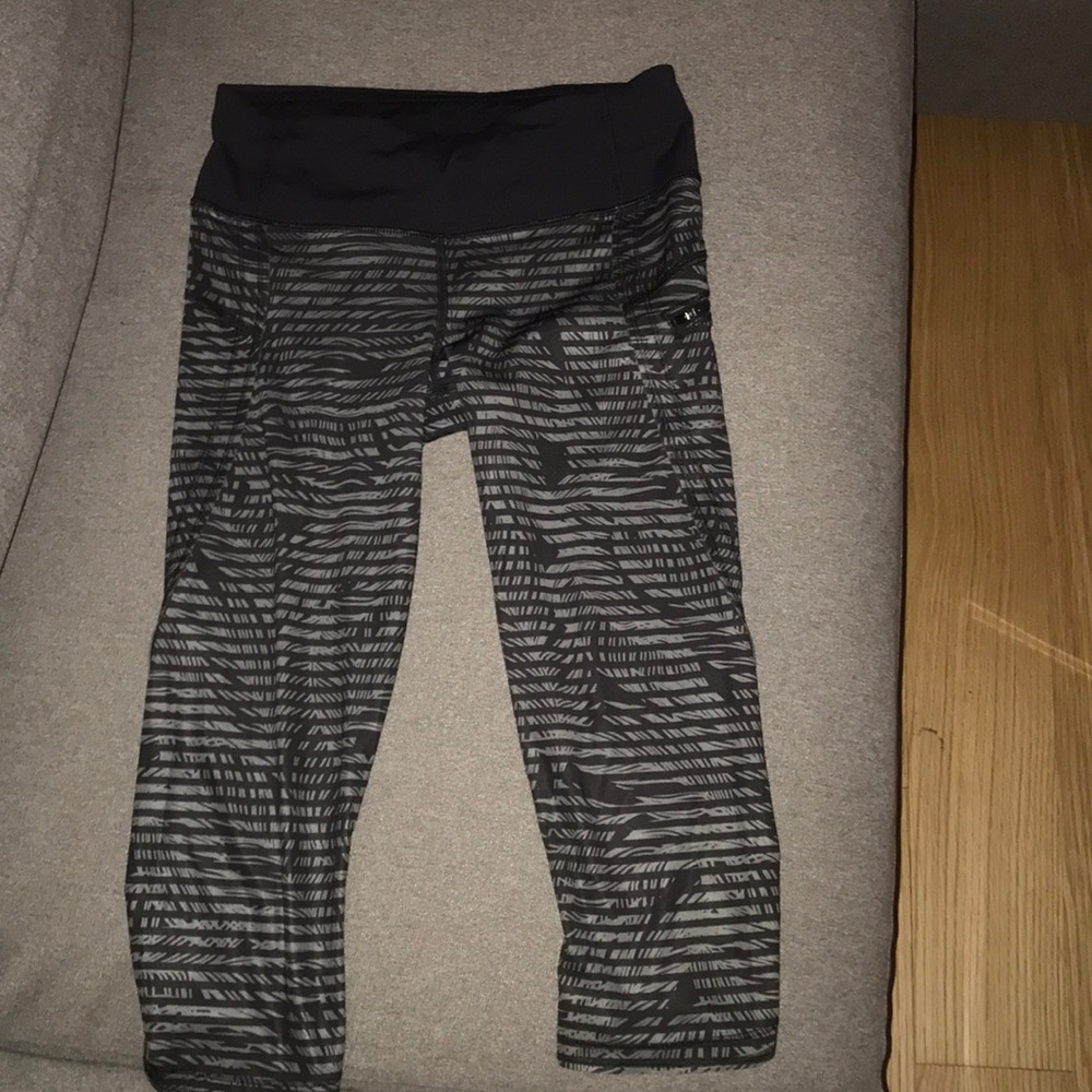 Lululemon crop pants sz 4