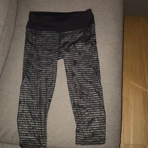 Lululemon crop pants sz 4