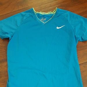 Nike dri-fit fitted shirt