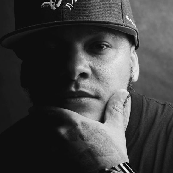 Meet your Posher, Alec - Picture 1 of 1