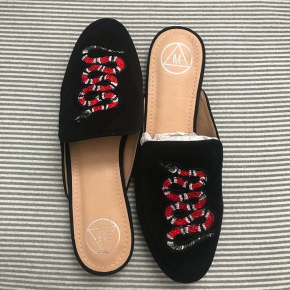 Brand New Snake Embroidered Mule - Picture 1 of 3