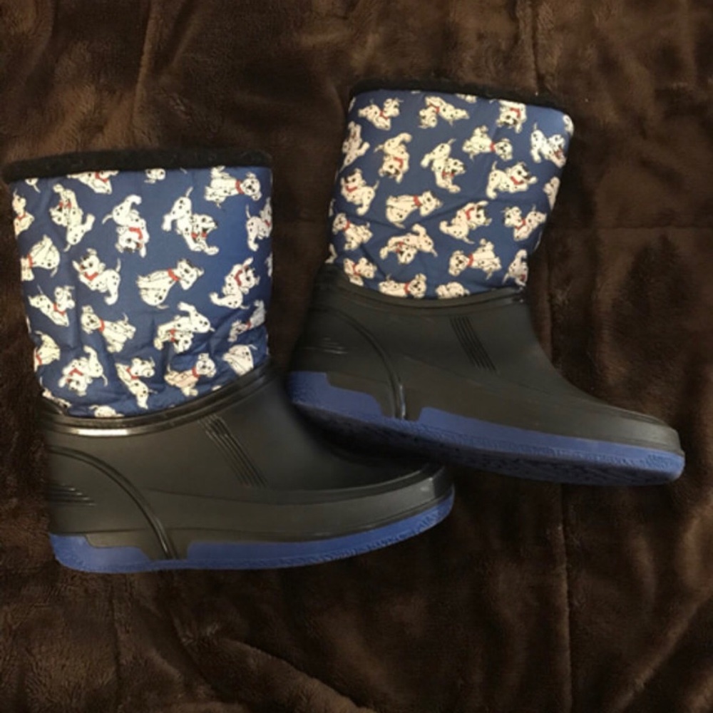 101 Dalmatians Disney snow boots   final call