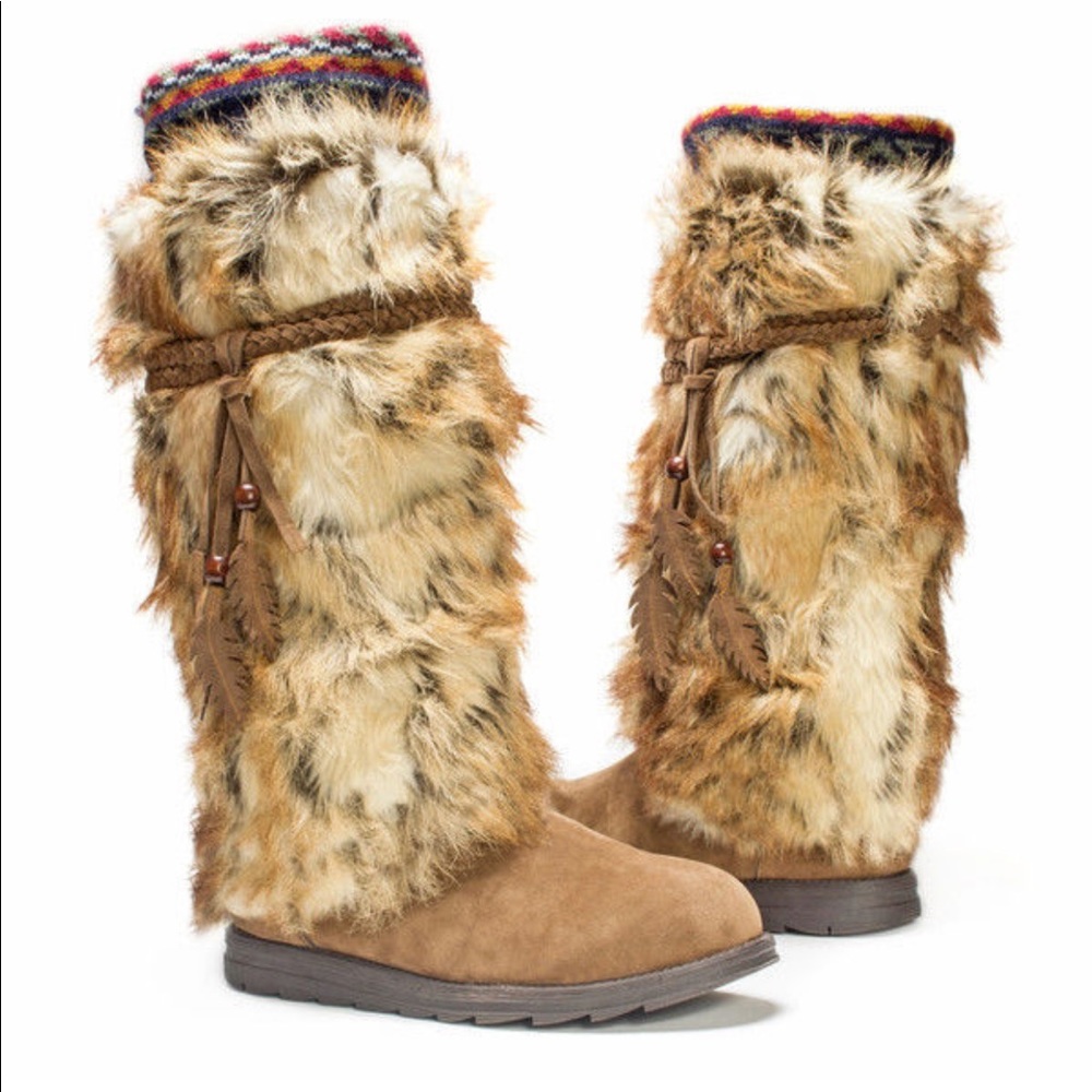 🚫SOLD🚫Mukluks Faux Fur boots