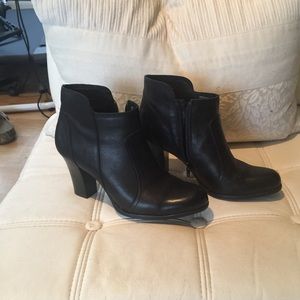 Born black booties
