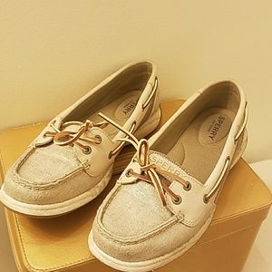 Woman Sperry's