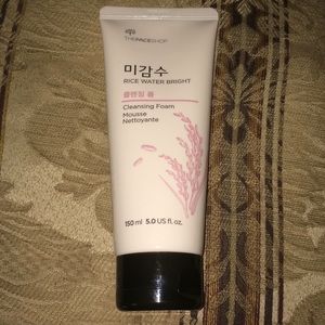 THE FACE SHOP Rice water bright cleansing foam