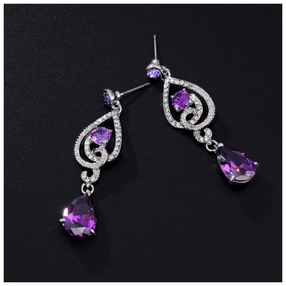 🌺 Swarovski Crystals The Lali Purple Necklace Set - Picture 4 of 5