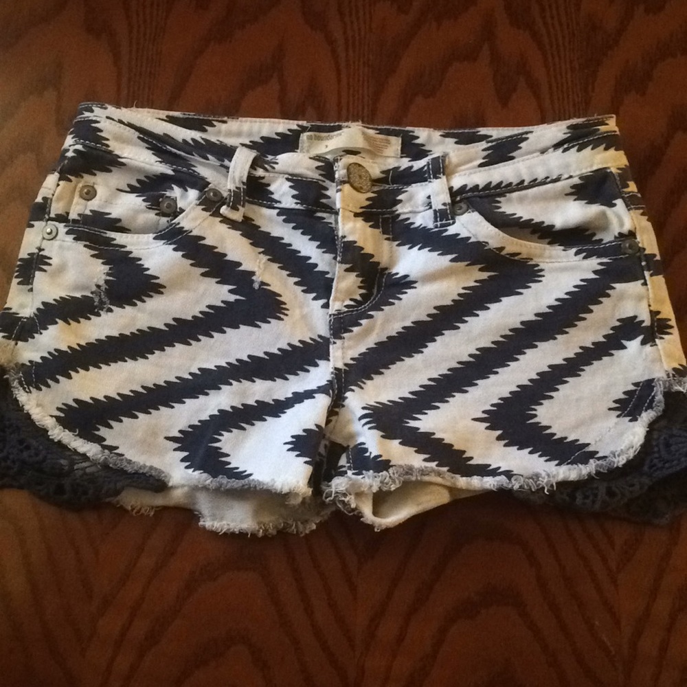 No Boundaries jean shorts