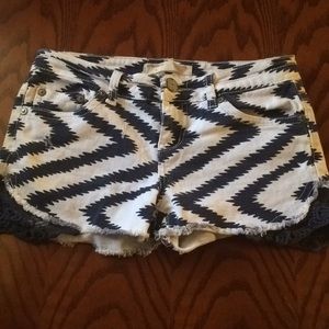 No Boundaries jean shorts