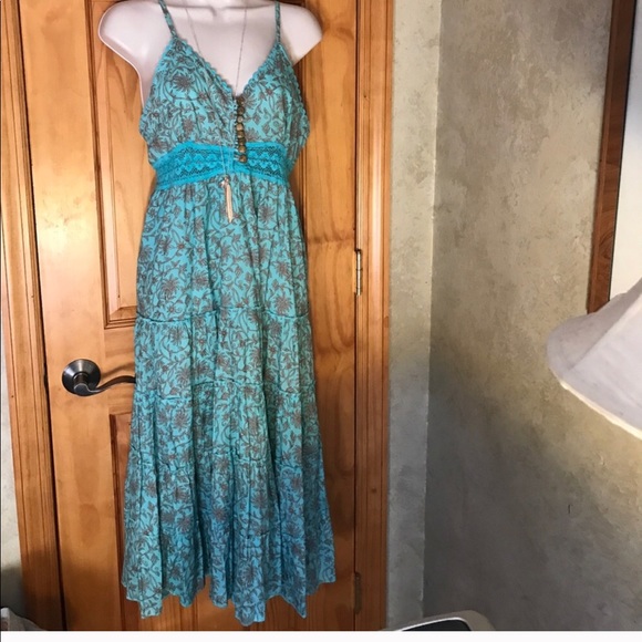 “ Havana “, BOHO, Maxi dress, wear it with a fur ! - Picture 2 of 8