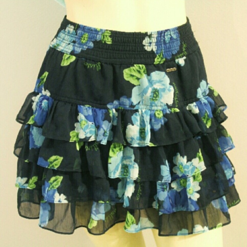 Hollister miniskirt