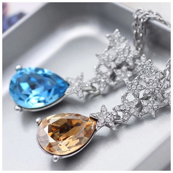 Swarovski Crystals The Baylee Star Necklace - Picture 6 of 6