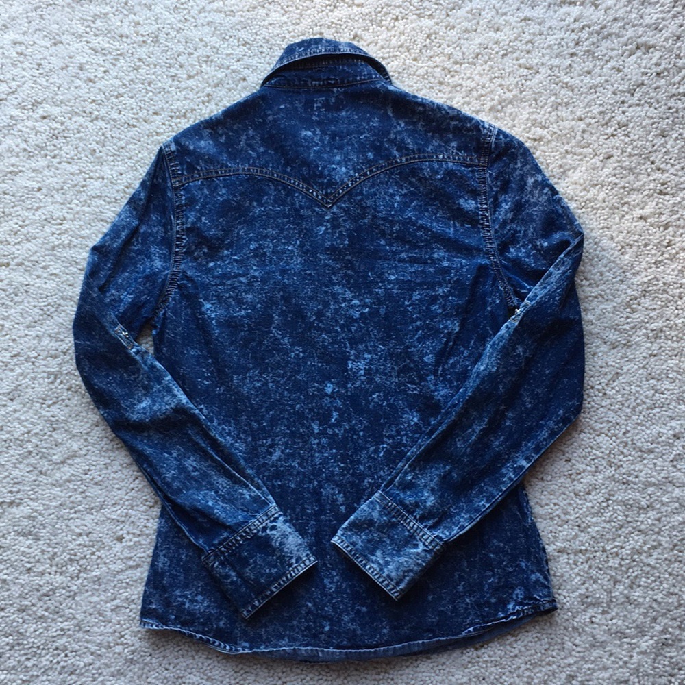 True Religion Shirt.  Size XS - Picture 5 of 8