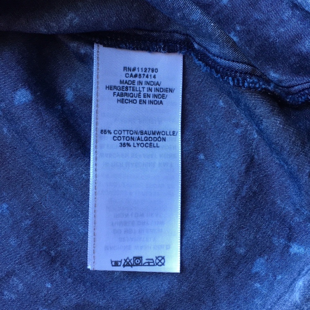 True Religion Shirt.  Size XS - Picture 6 of 8