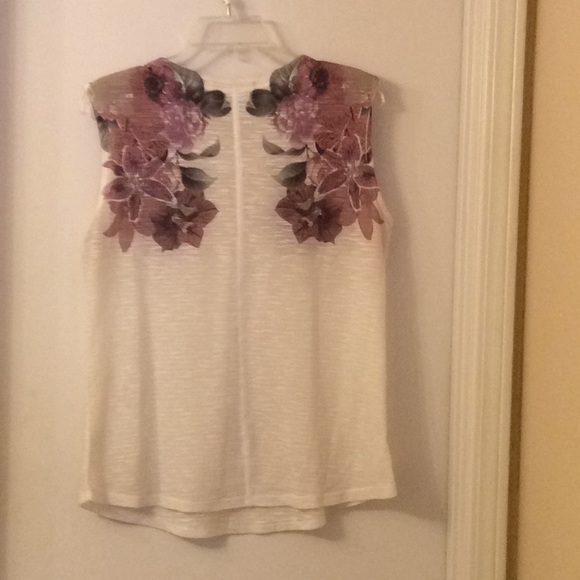 Lovely lightweight top - Picture 2 of 2