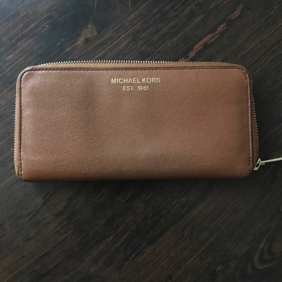 Michael Kors Handbags - Michael Kors Wallet