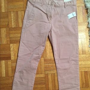 Gap ankle pants, never worn and tags on!