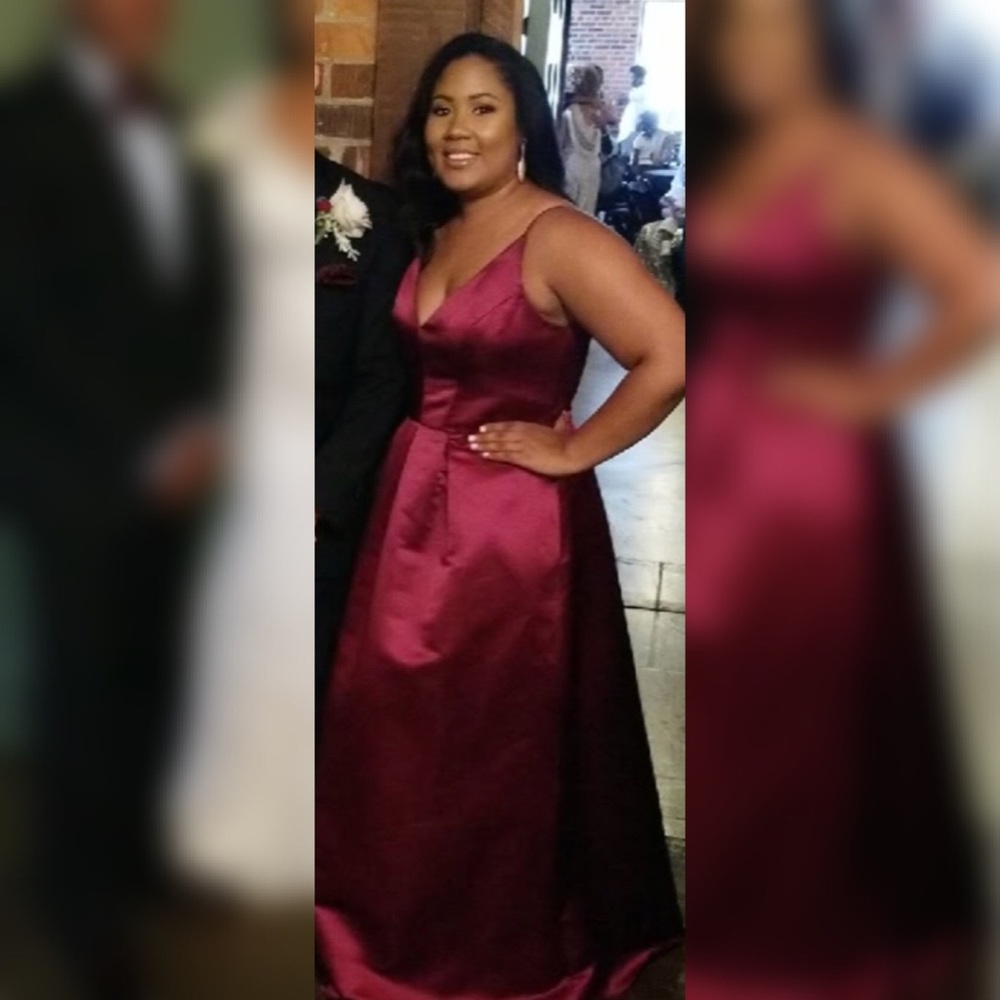 HAYLEY PAIGE OCCASIONS BRIDESMAID DRESS W/POCKETS