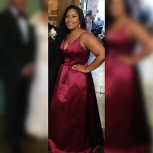 HAYLEY PAIGE OCCASIONS BRIDESMAID DRESS W/POCKETS