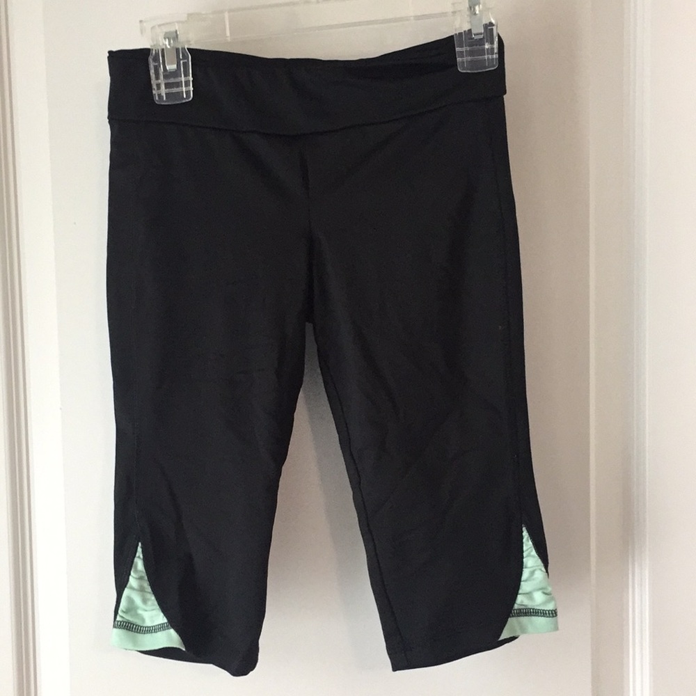 Kids black cropped workout pants
