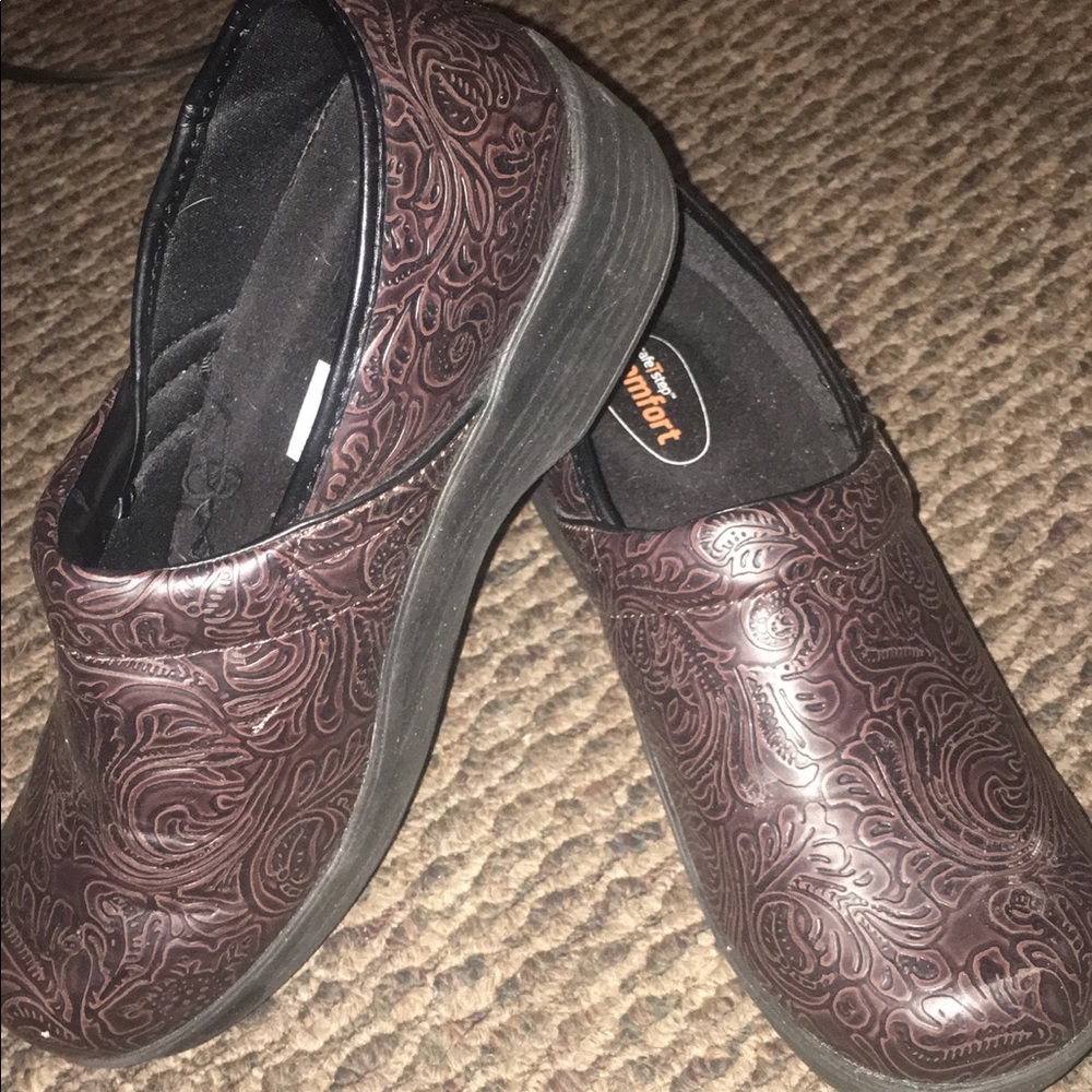 Brown safe step comfort shoes