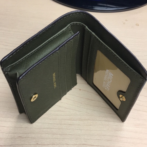 Michael Kors Jet Set Logo Card Case - Picture 3 of 4