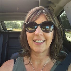 Meet your Posher, Monica