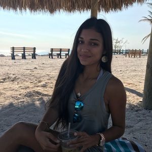 Meet your Posher, Alex