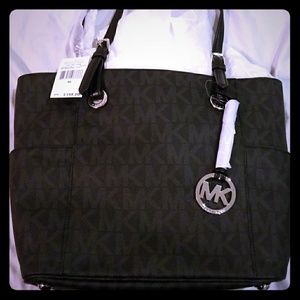 Michael kors signature tote. Black. Brand new