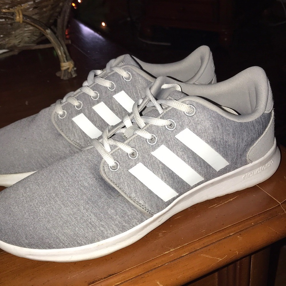 Adidas cloud-foam tennis shoes