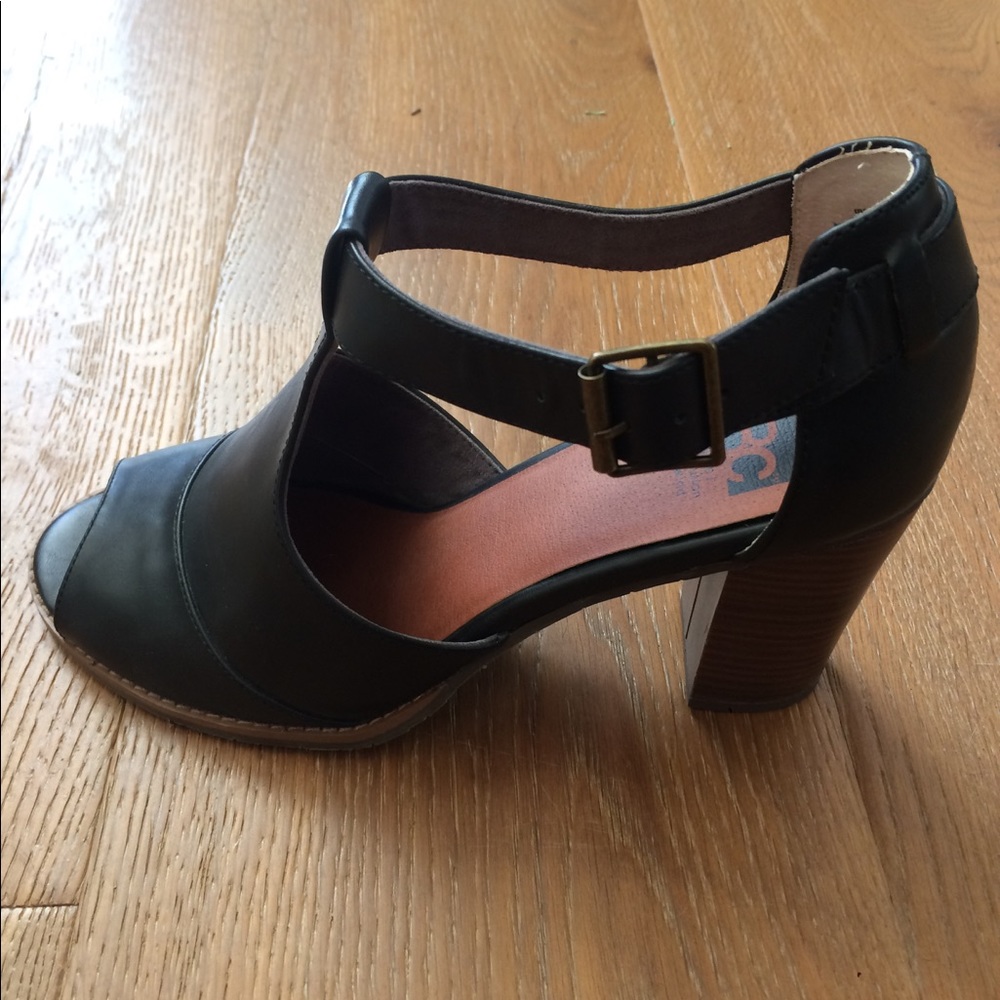 BC holiday heels. Black, buckled, peep toe, wooden