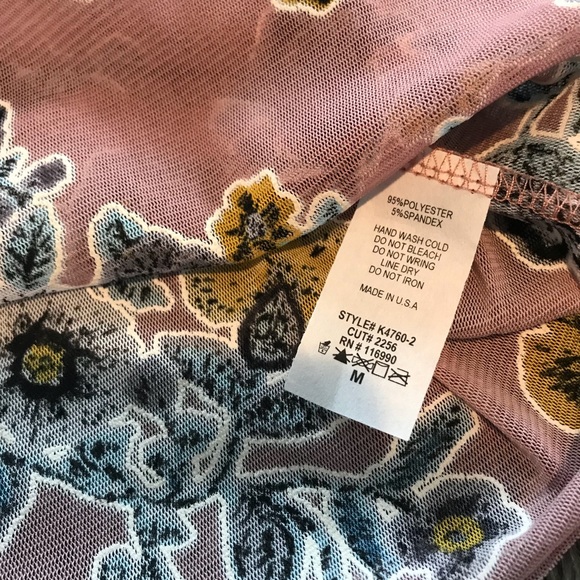 Sheer Floral top - Picture 3 of 5