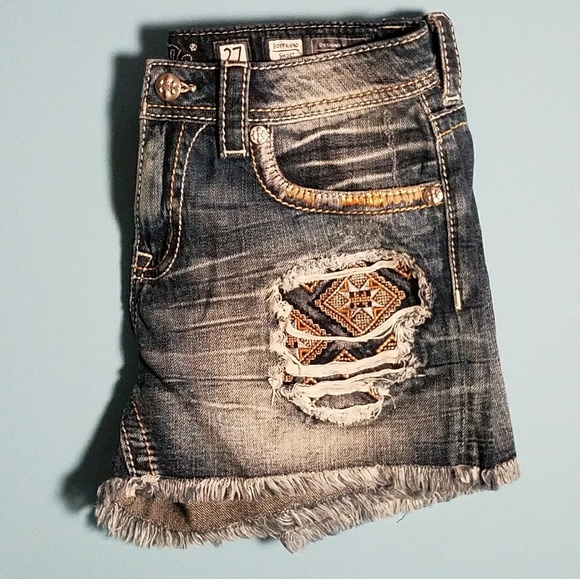 Miss Me Jean Embroidered Boyfriend Shorts - Picture 4 of 8