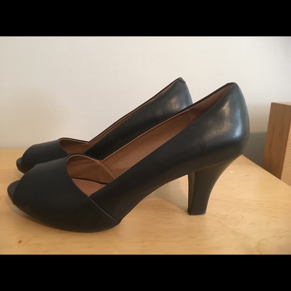 Clarks Shoes - Clarks Florine Kona Peep Toe Pump