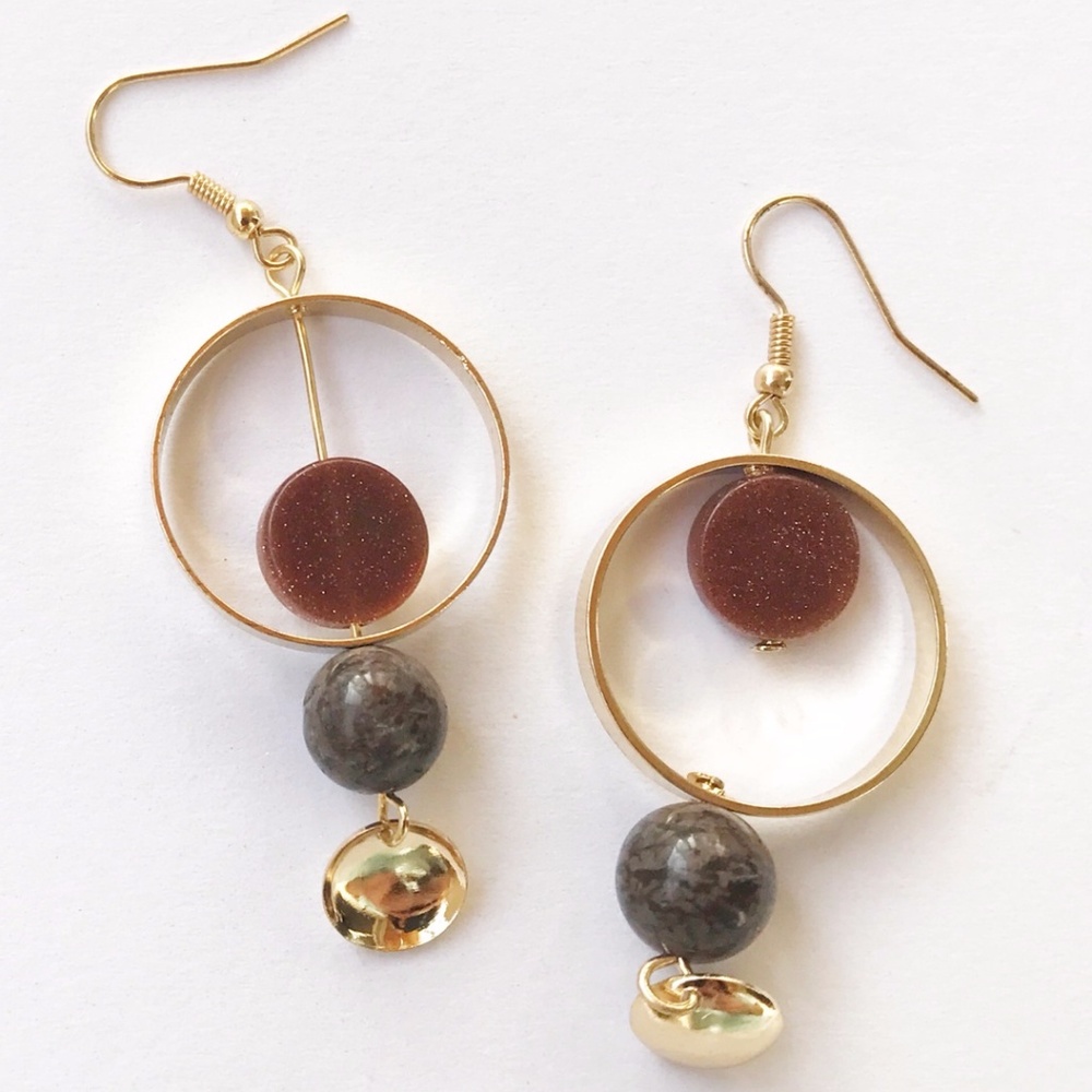 NEW Geometric Asymmetrical Goldstone Earrings - Picture 1 of 4