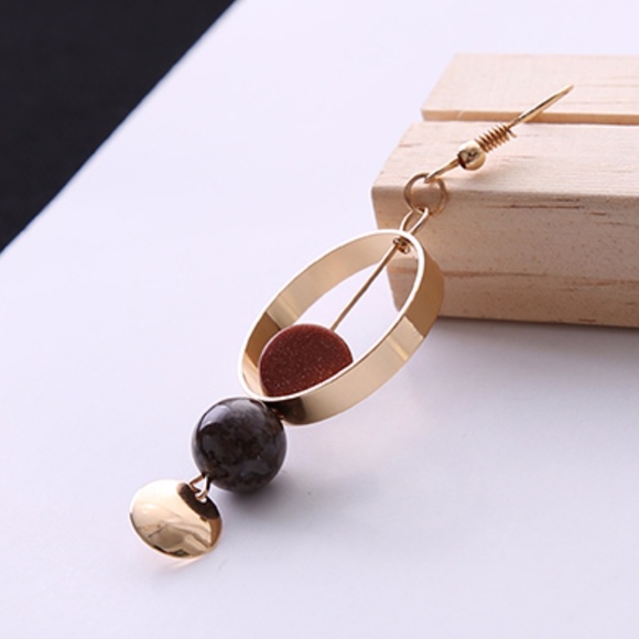 NEW Geometric Asymmetrical Goldstone Earrings - Picture 4 of 4
