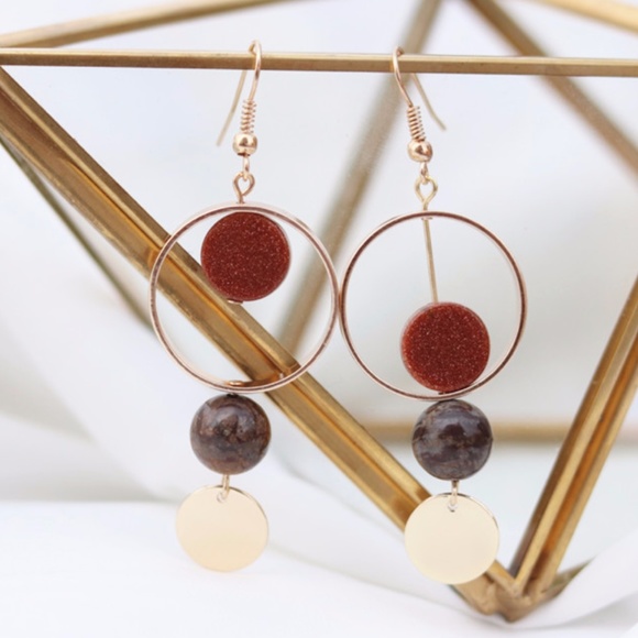 NEW Geometric Asymmetrical Goldstone Earrings - Picture 3 of 4